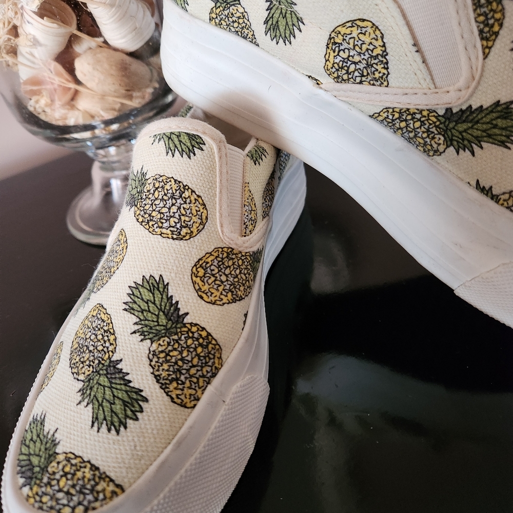 Restricted Pineapple Print Canvas Slip-On Sneakers - Size 6 - Picture 3 of 7